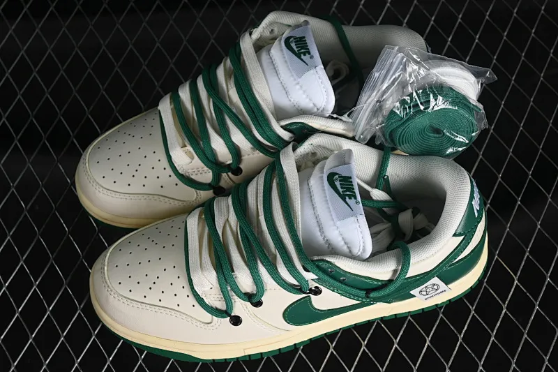 All Categories Nk SB Dunk Series Nk SB Dunk Low Low-top sneakers Nk Dunk Low Sanxingdui 2.0 Retro deconstruction style Old label SB strap low-top casual sneakers DD1503-112